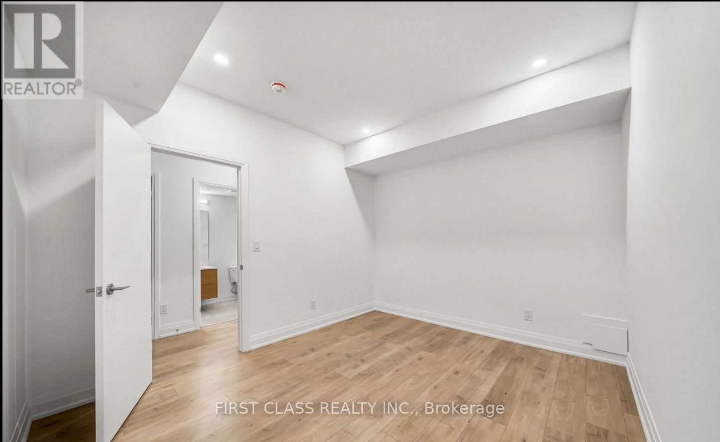 16 Direzze Court, Richmond Hill, Ontario  L4C 5T8 - Photo 19 - N13093934