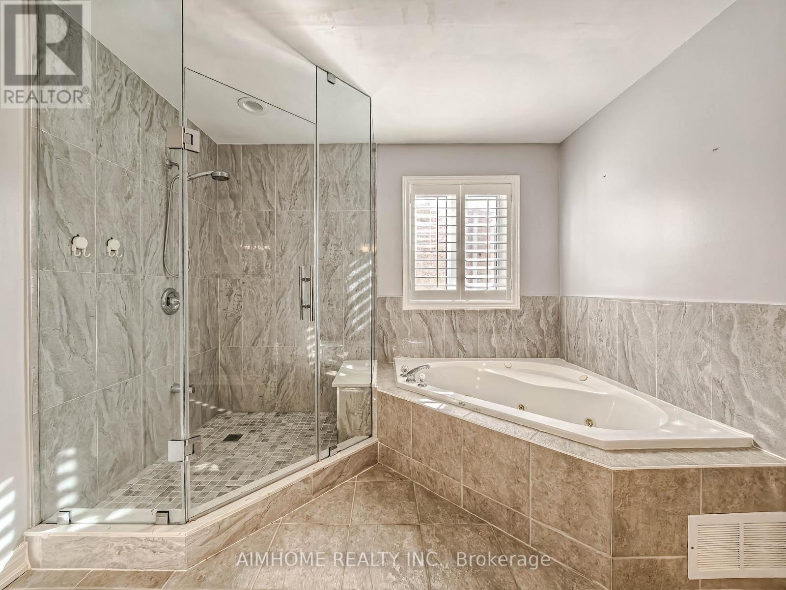 16 Chasser Drive, Markham, Ontario  L6E 1K4 - Photo 21 - N13093940