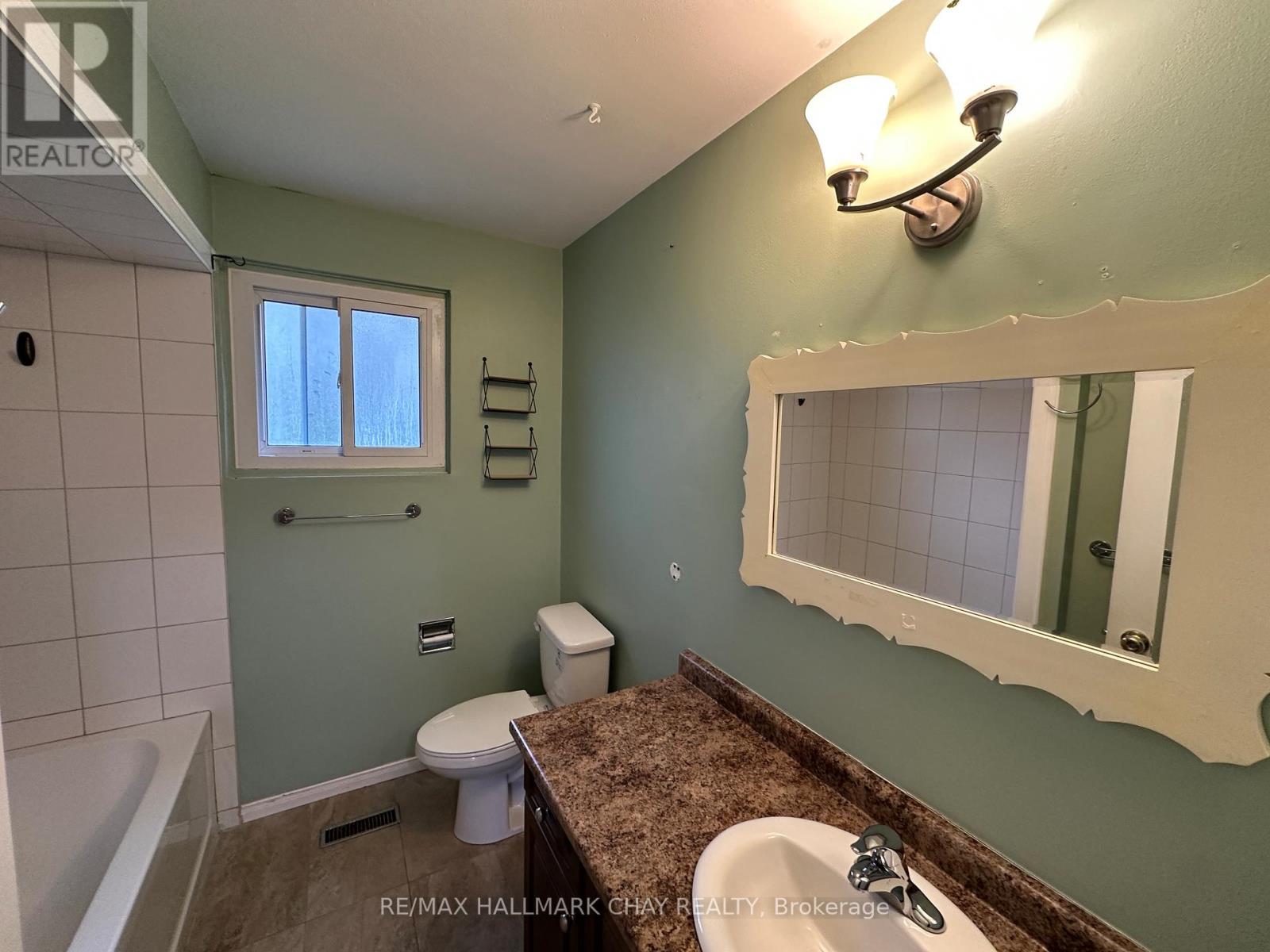 278 Pine Drive, Barrie (Bayshore), Ontario  L4N 4H8 - Photo 9 - S13093952