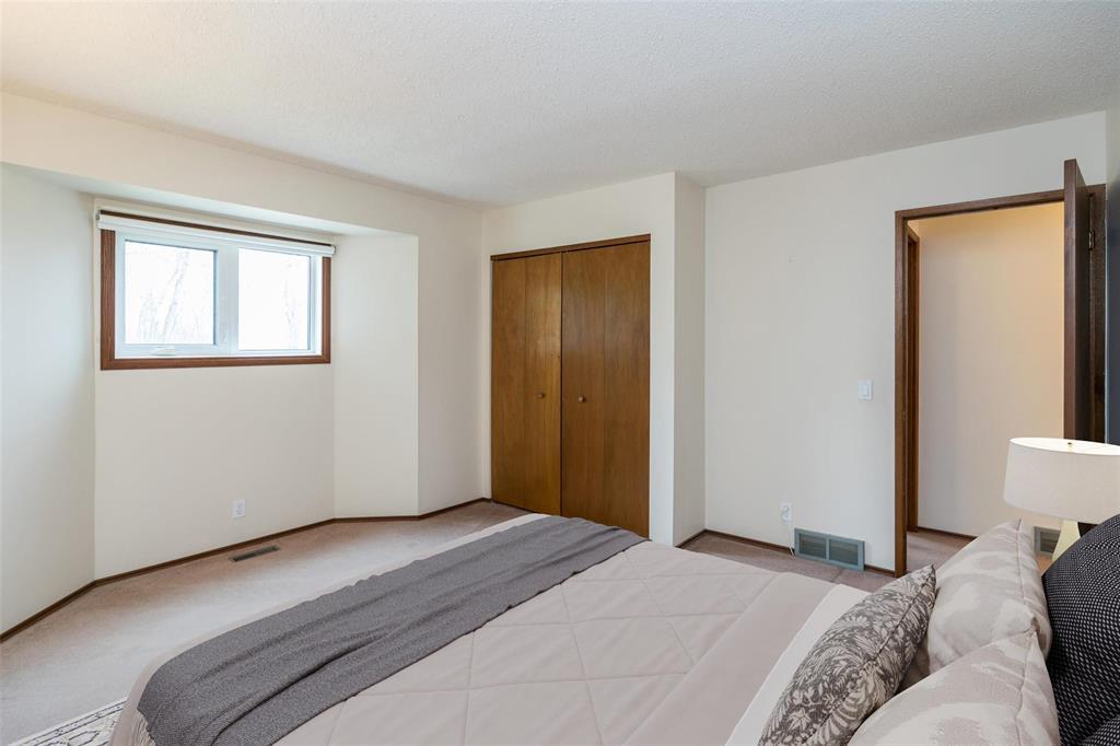71 Lynn Lake Drive, Winnipeg, Manitoba  R2C 4J7 - Photo 20 - 202609592