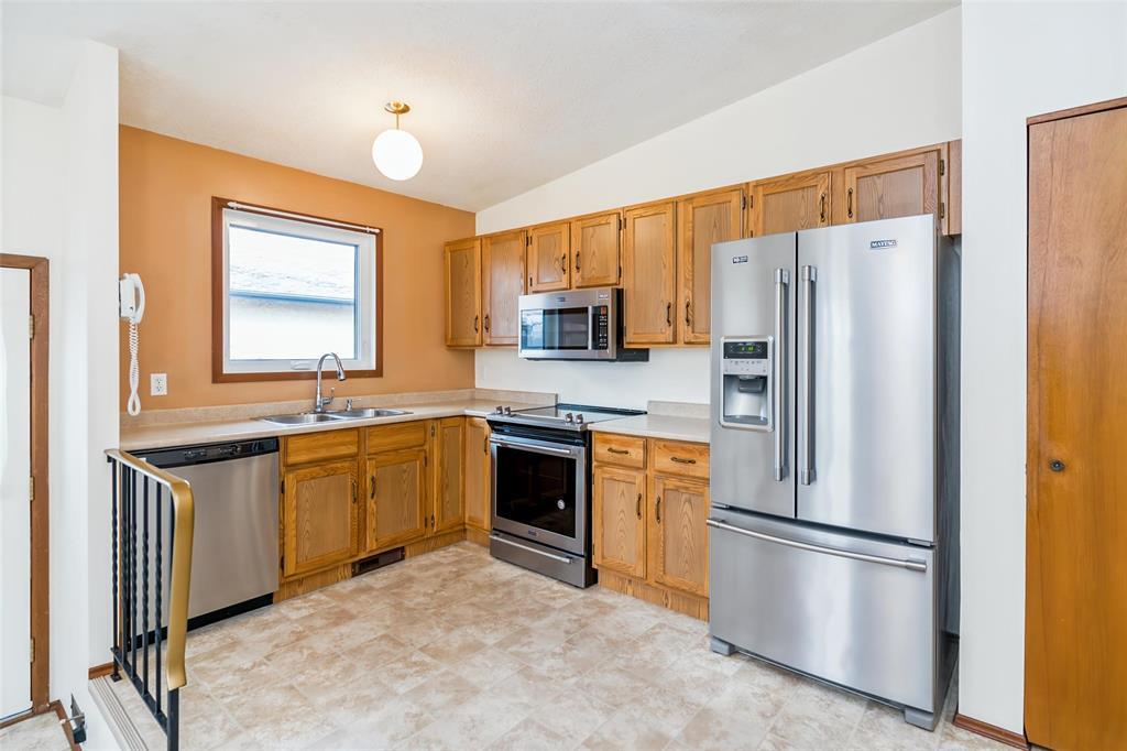 71 Lynn Lake Drive, Winnipeg, Manitoba  R2C 4J7 - Photo 15 - 202609592