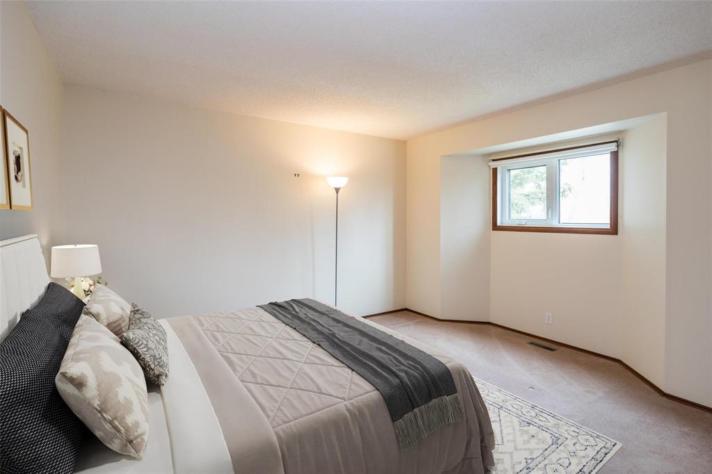 71 Lynn Lake Drive, Winnipeg, Manitoba  R2C 4J7 - Photo 18 - 202609592