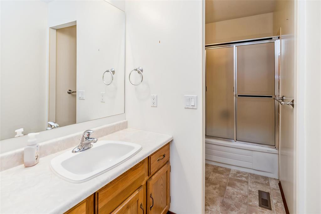 71 Lynn Lake Drive, Winnipeg, Manitoba  R2C 4J7 - Photo 26 - 202609592