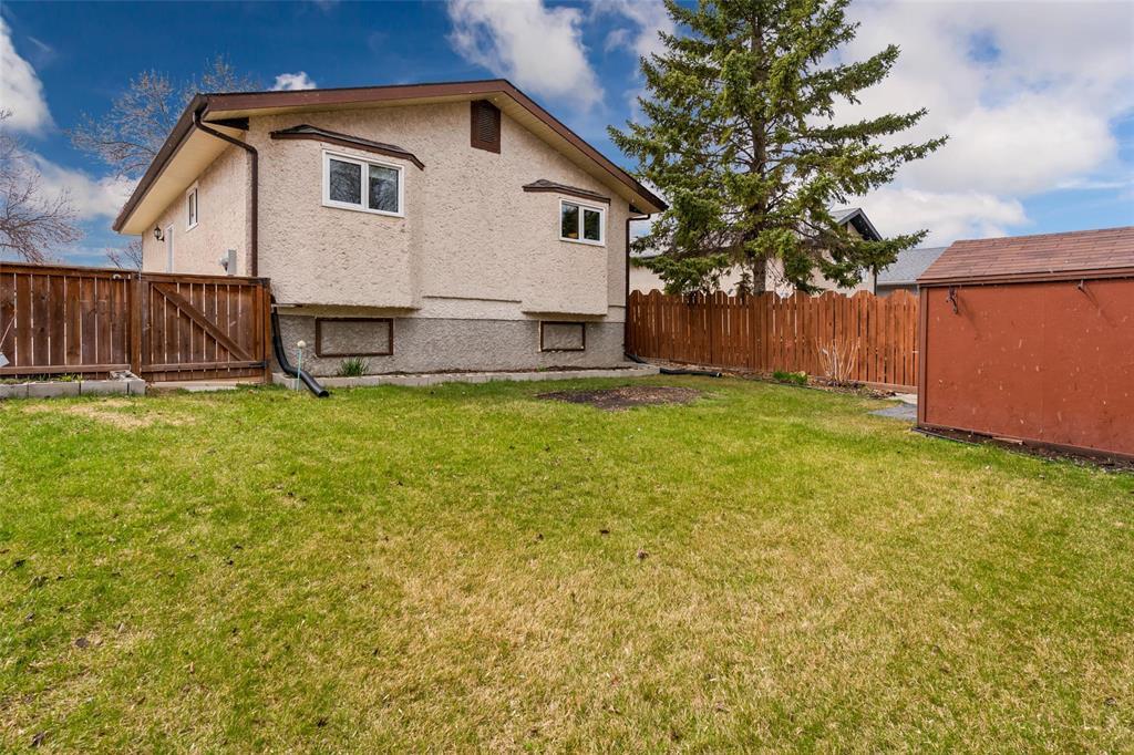 71 Lynn Lake Drive, Winnipeg, Manitoba  R2C 4J7 - Photo 37 - 202609592