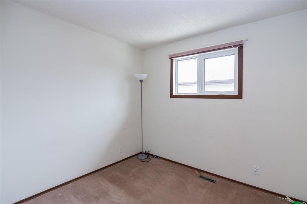 71 Lynn Lake Drive, Winnipeg, Manitoba  R2C 4J7 - Photo 22 - 202609592