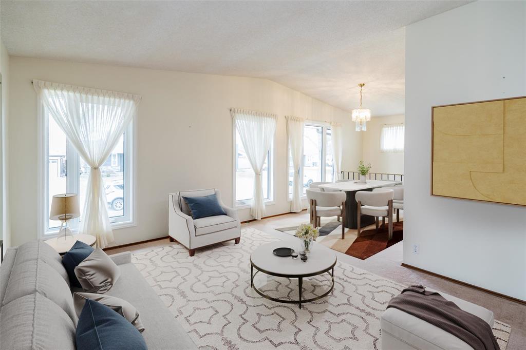 71 Lynn Lake Drive, Winnipeg, Manitoba  R2C 4J7 - Photo 2 - 202609592