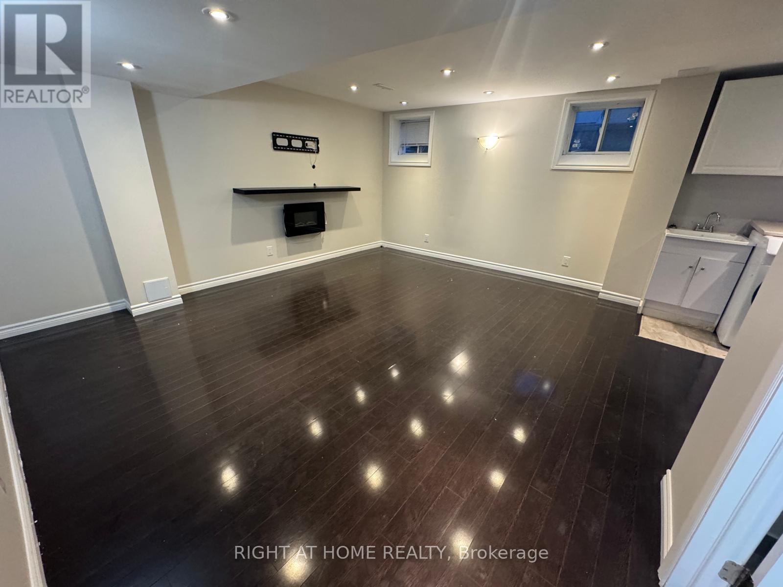 182 Higginbotham Crescent, Milton, Ontario  L9T 8E1 - Photo 10 - W13093942