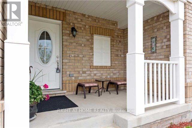 182 Higginbotham Crescent, Milton, Ontario  L9T 8E1 - Photo 2 - W13093942