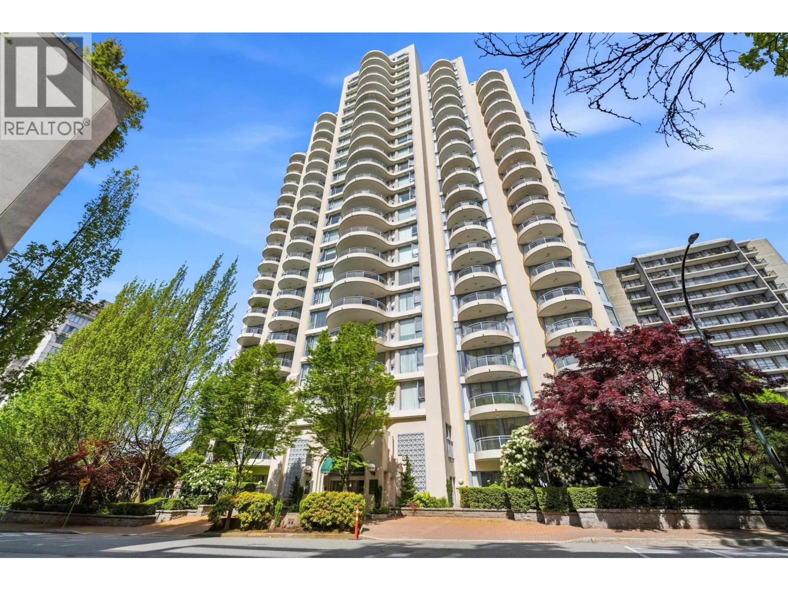 1701 739 Princess Street, New Westminster, British Columbia  V3M 6V6 - Photo 2 - R3117331