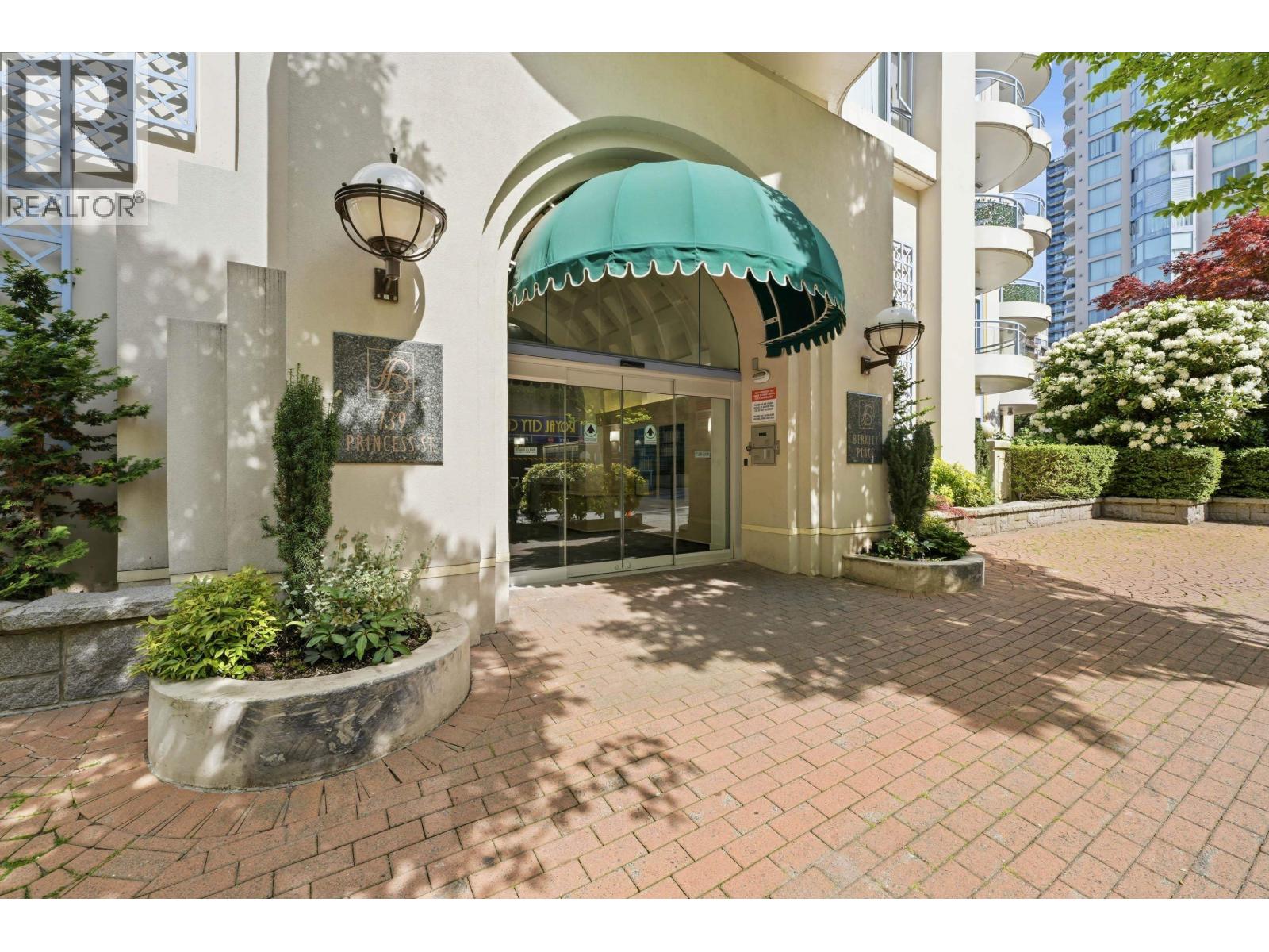 1701 739 Princess Street, New Westminster, British Columbia  V3M 6V6 - Photo 3 - R3117331