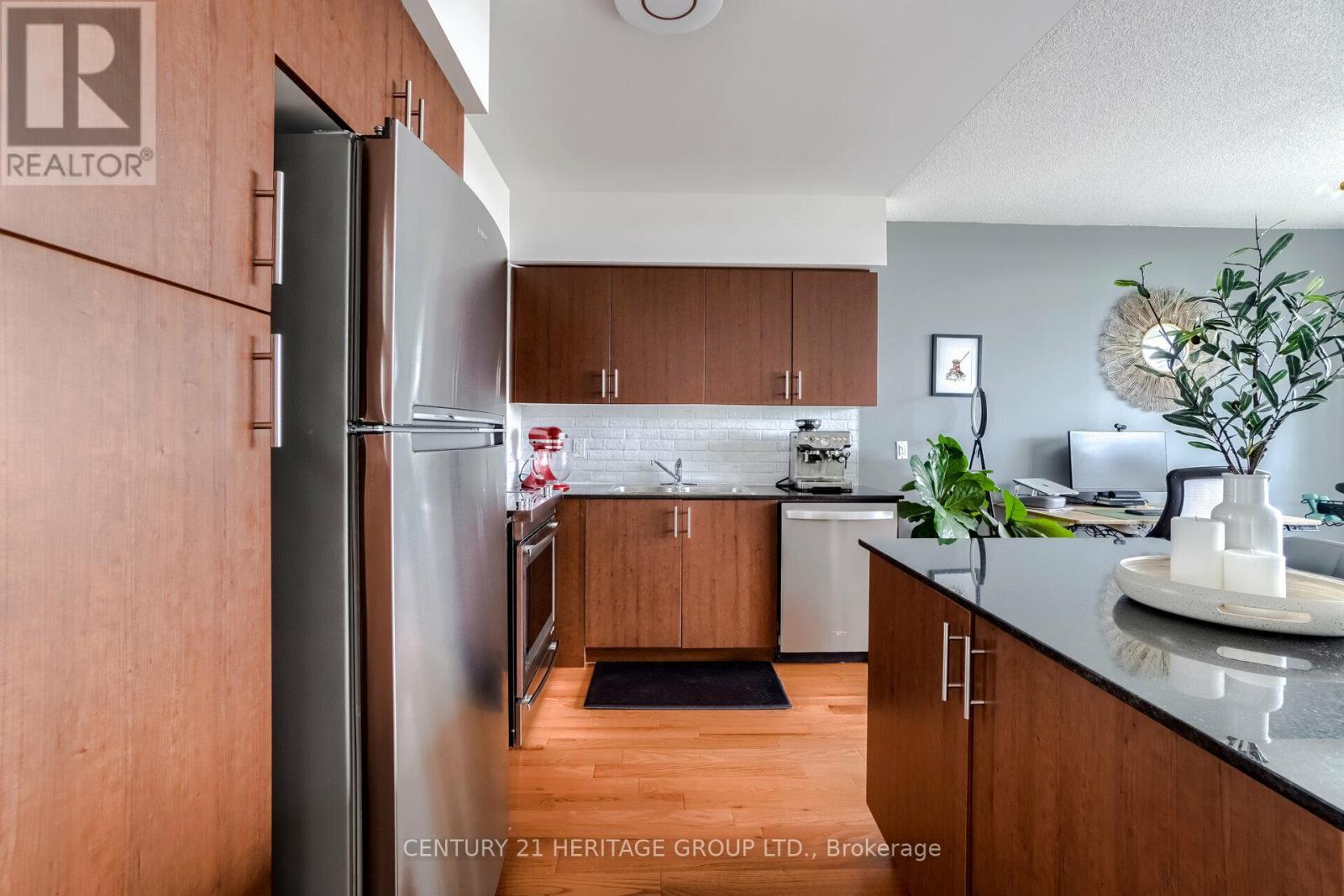 1503 - 15 Legion Road, Toronto, Ontario  M8V 0A9 - Photo 2 - W13092434
