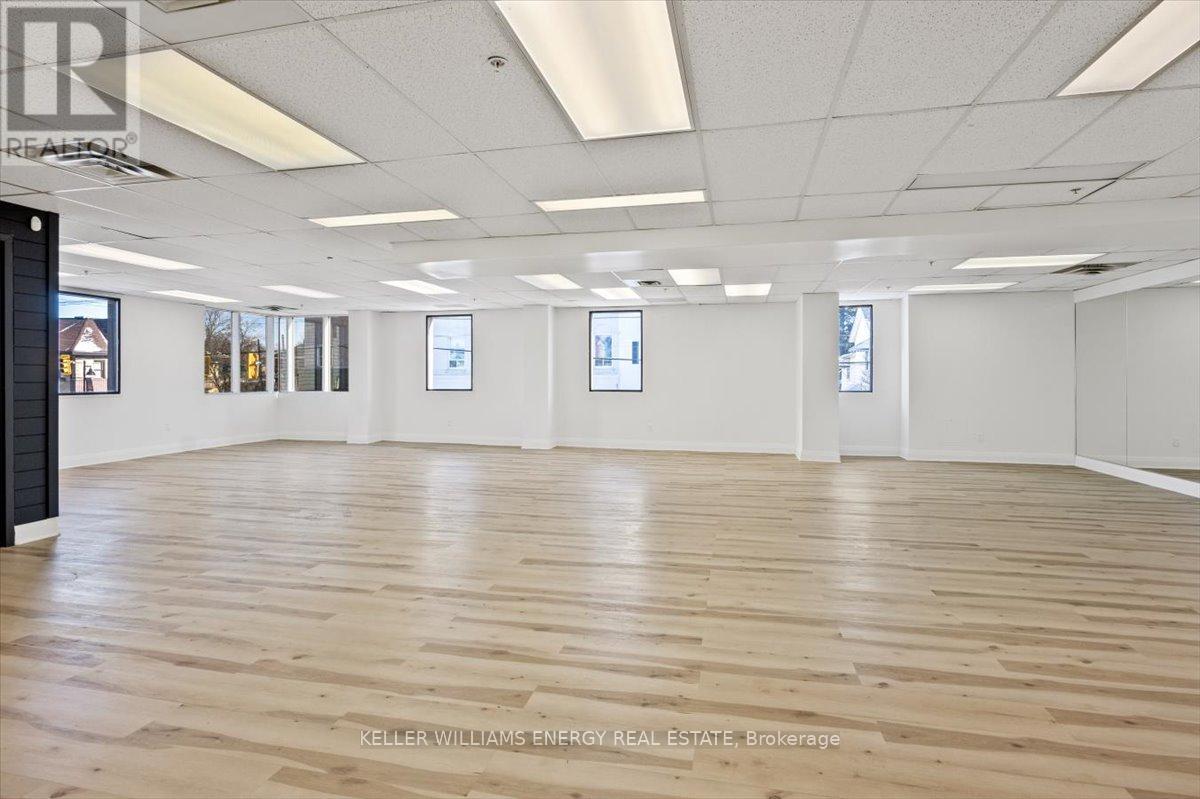 5A - 2 BROCK STREET W, Uxbridge, Ontario