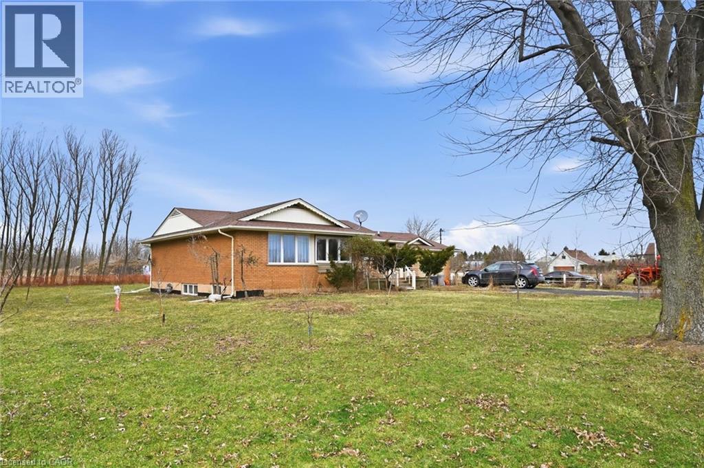 356 Mountain Road, Grimsby, Ontario  L3M 4E7 - Photo 2 - 40827957