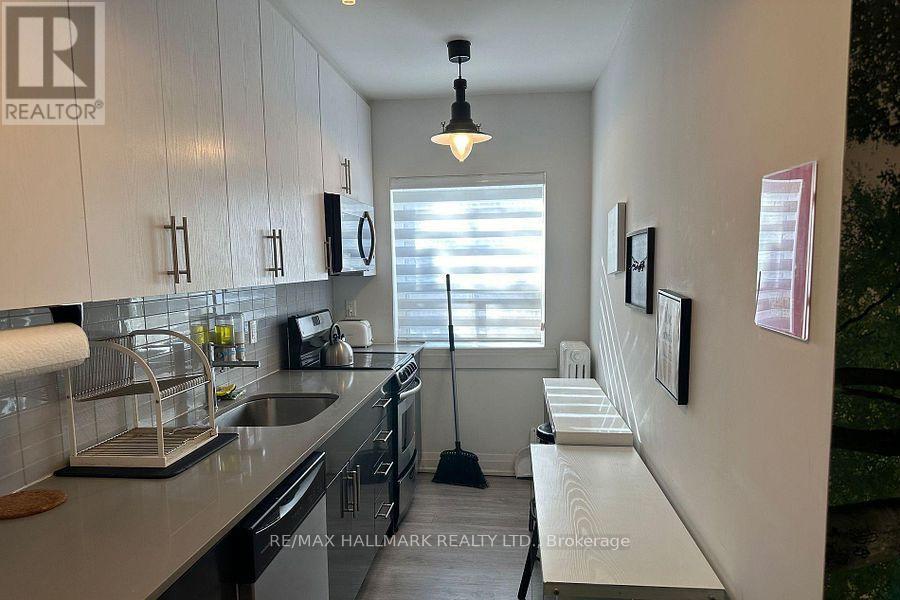 5 - 595 St Clair Avenue W, Toronto, Ontario  M6C 1A3 - Photo 3 - C13093966