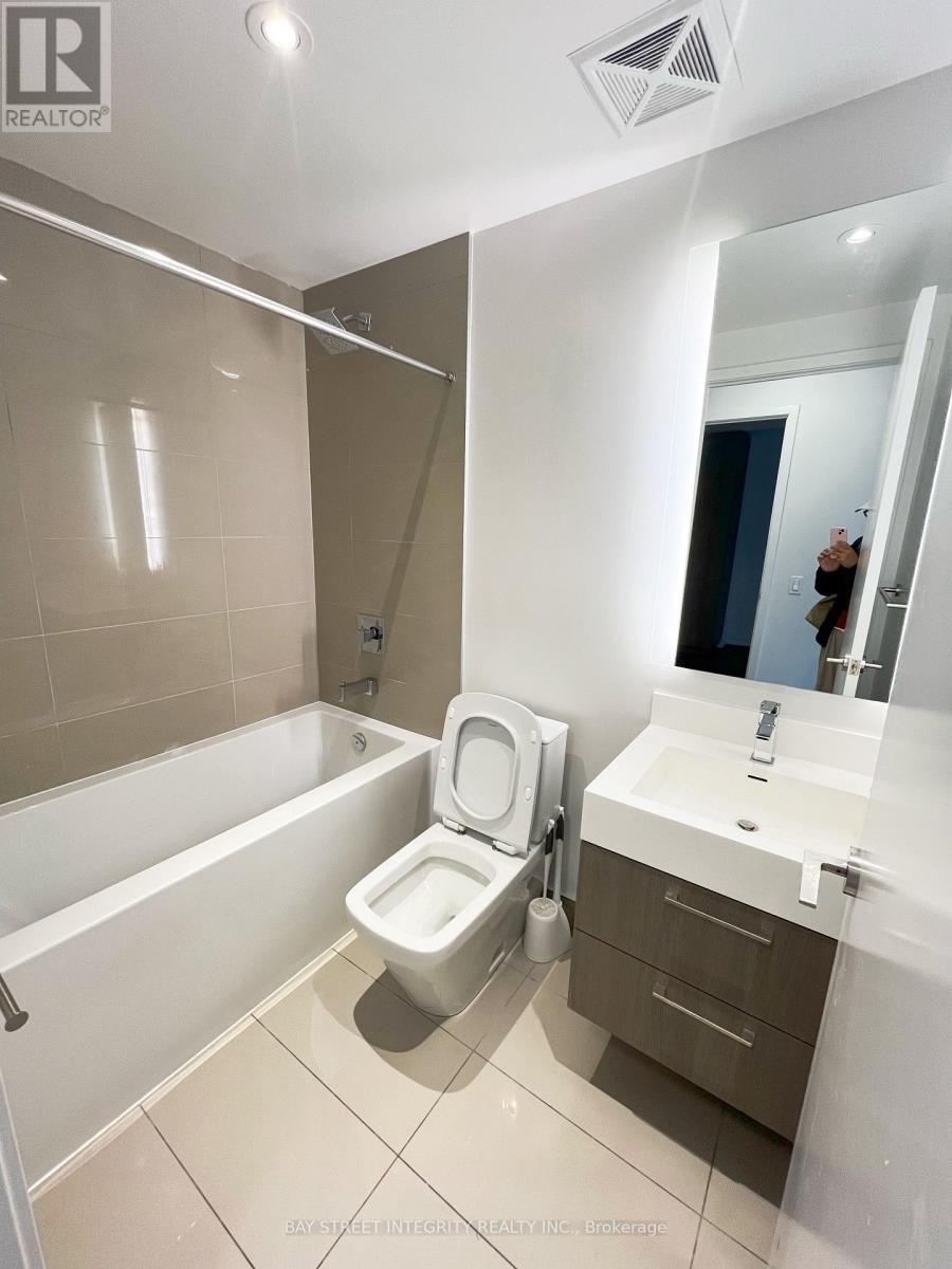 3712 - 1 Yorkvile Avenue, Toronto, Ontario  M4W 0B1 - Photo 8 - C13093968