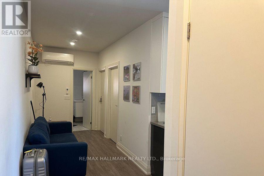 11 - 595 St Clair Avenue W, Toronto, Ontario  M6C 1A3 - Photo 4 - C13093982