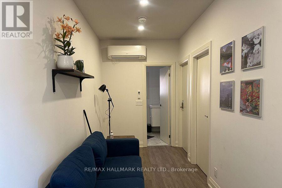11 - 595 St Clair Avenue W, Toronto, Ontario  M6C 1A3 - Photo 7 - C13093982