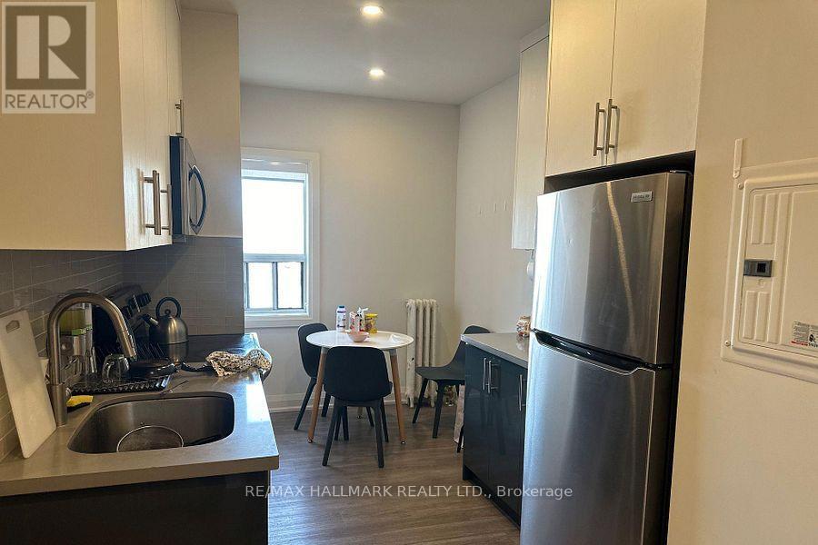 11 - 595 St Clair Avenue W, Toronto, Ontario  M6C 1A3 - Photo 8 - C13093982