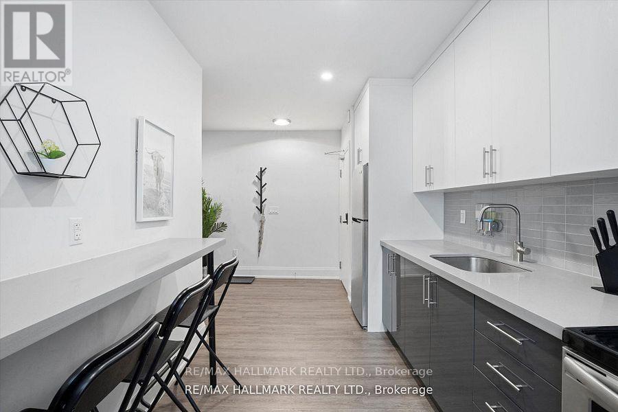 12 - 595 St Clair Avenue W, Toronto, Ontario  M6C 1A3 - Photo 10 - C13093998