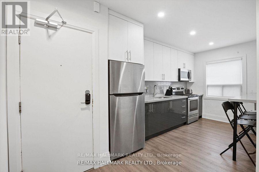 12 - 595 St Clair Avenue W, Toronto, Ontario  M6C 1A3 - Photo 8 - C13093998