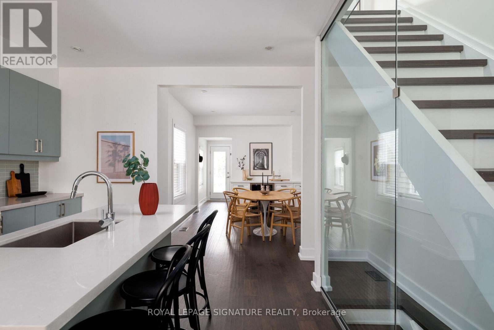 54 Eaton Avenue, Toronto, Ontario  M4J 2Z5 - Photo 8 - E13093980