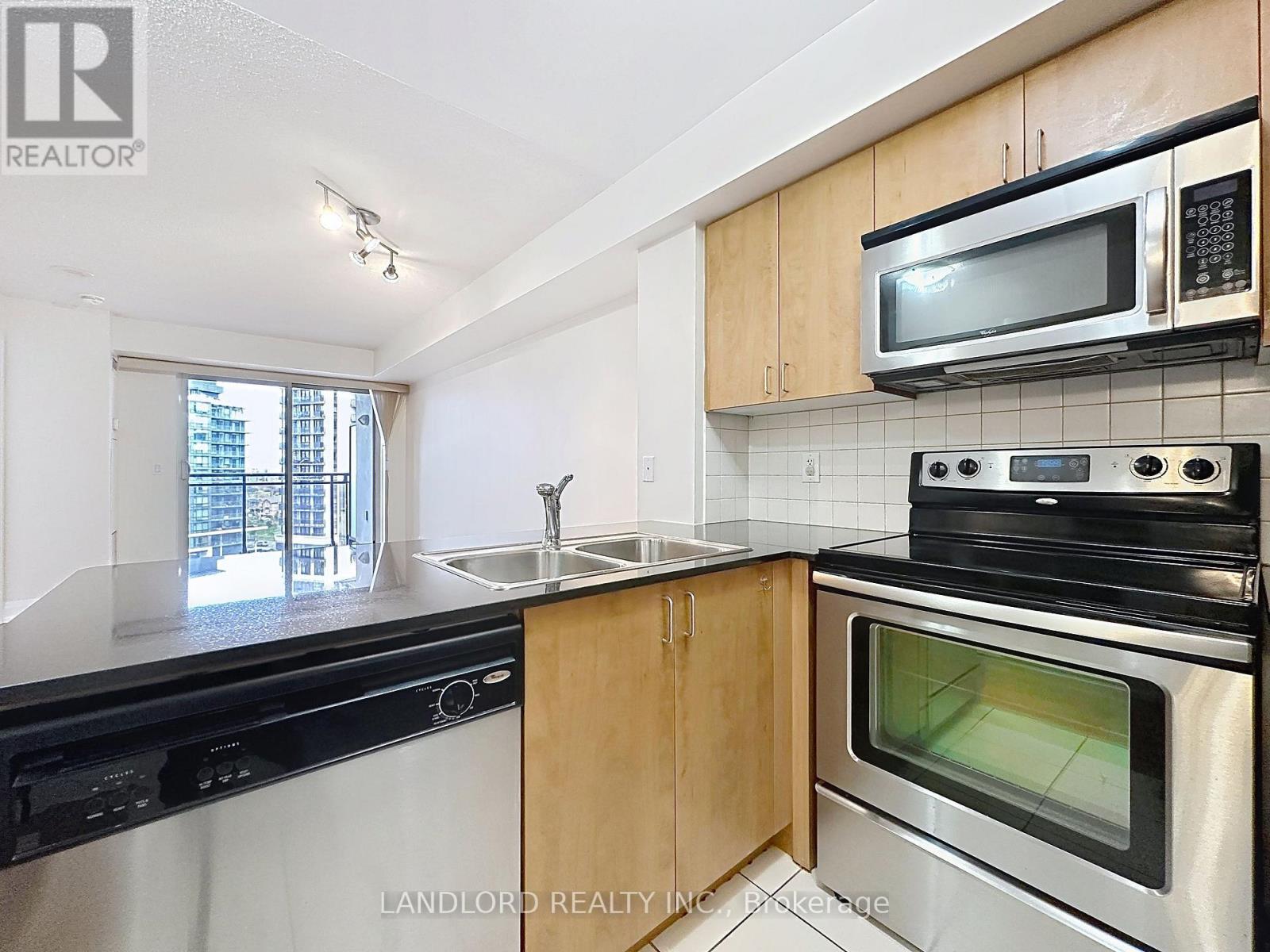 801 - 1070 Sheppard Avenue W, Toronto, Ontario  M3J 0G8 - Photo 6 - W13093996