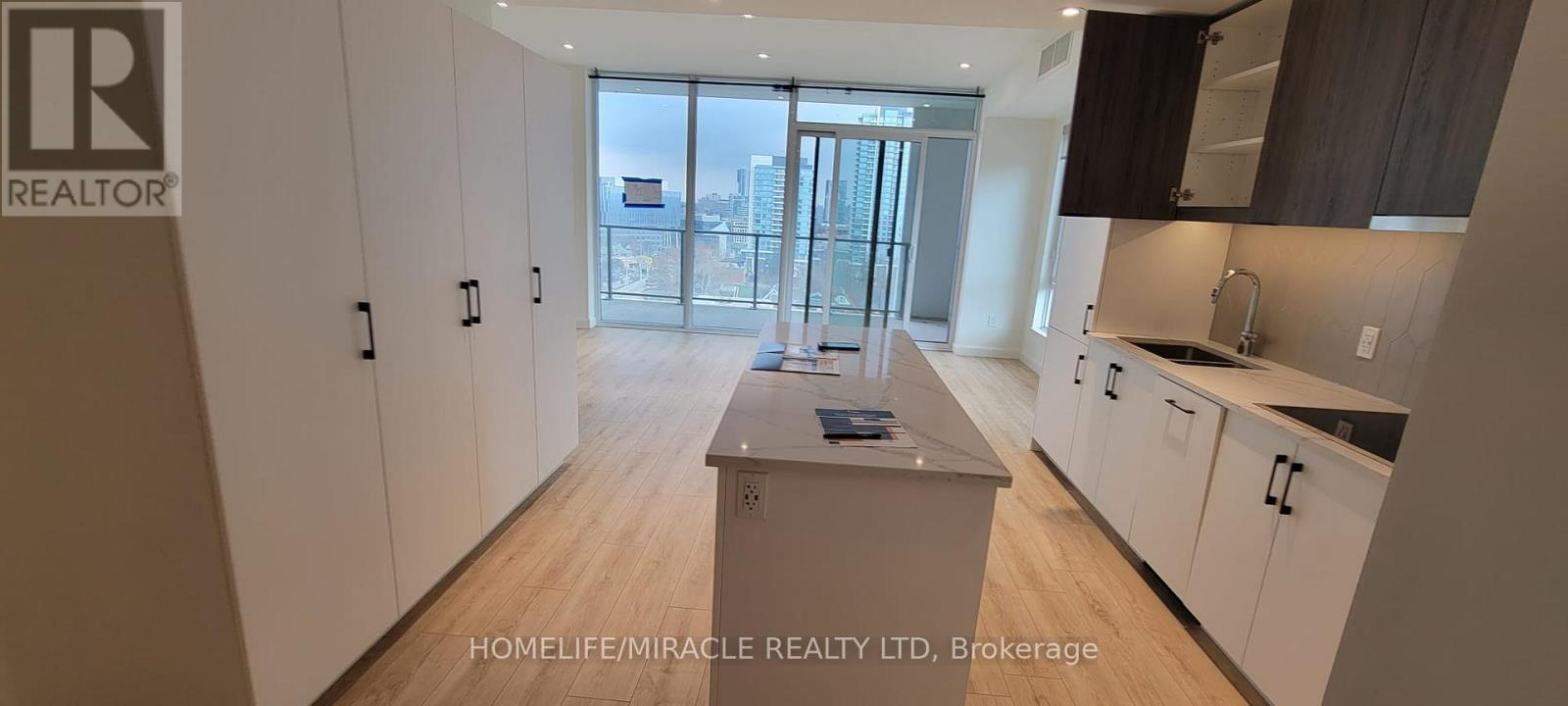 741 KING STREET W, Kitchener, Ontario