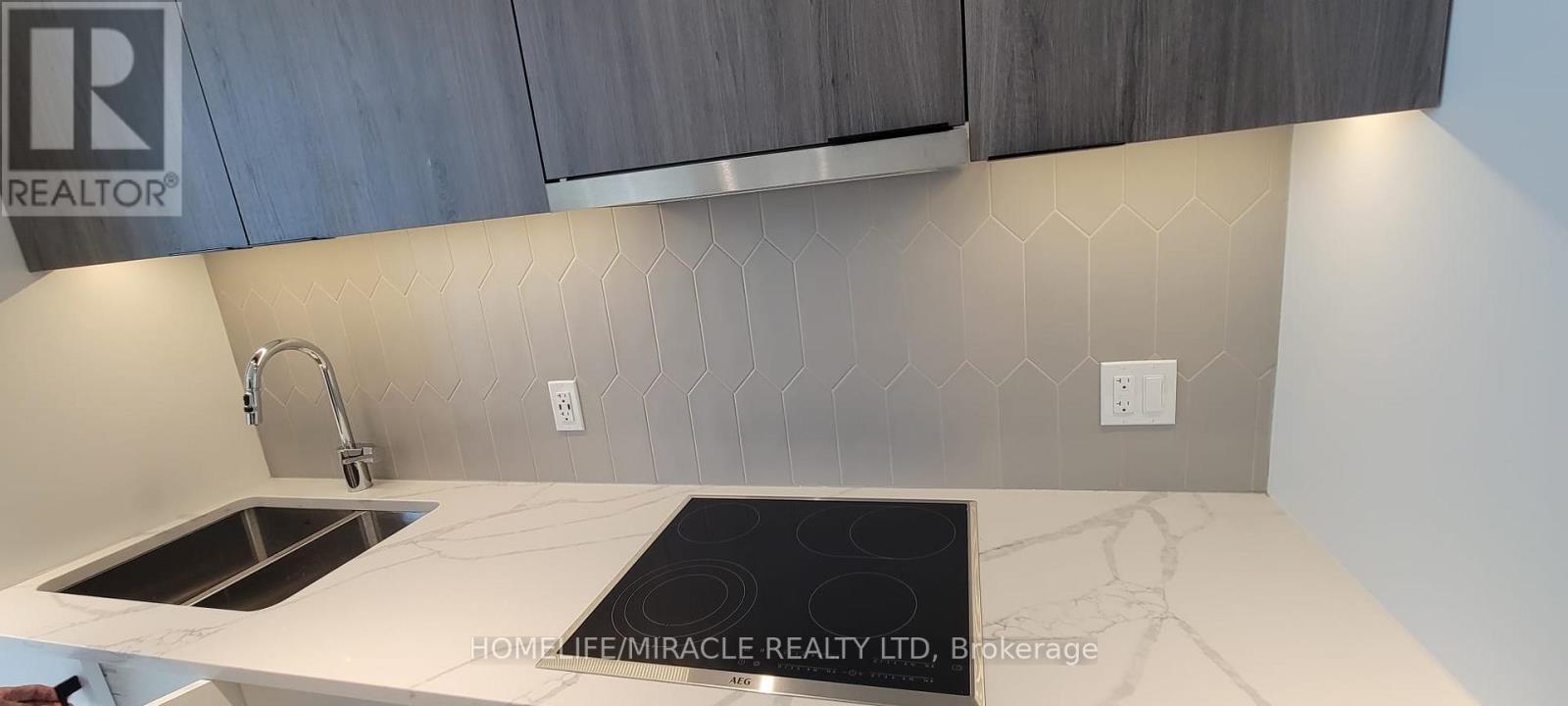1012 - 741 King Street W, Kitchener, Ontario  N2G 1E5 - Photo 5 - X13093978