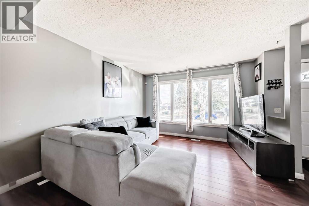 4 Fonda Crescent SE, Calgary, Alberta  T2A 5S6 - Photo 6 - A2308302
