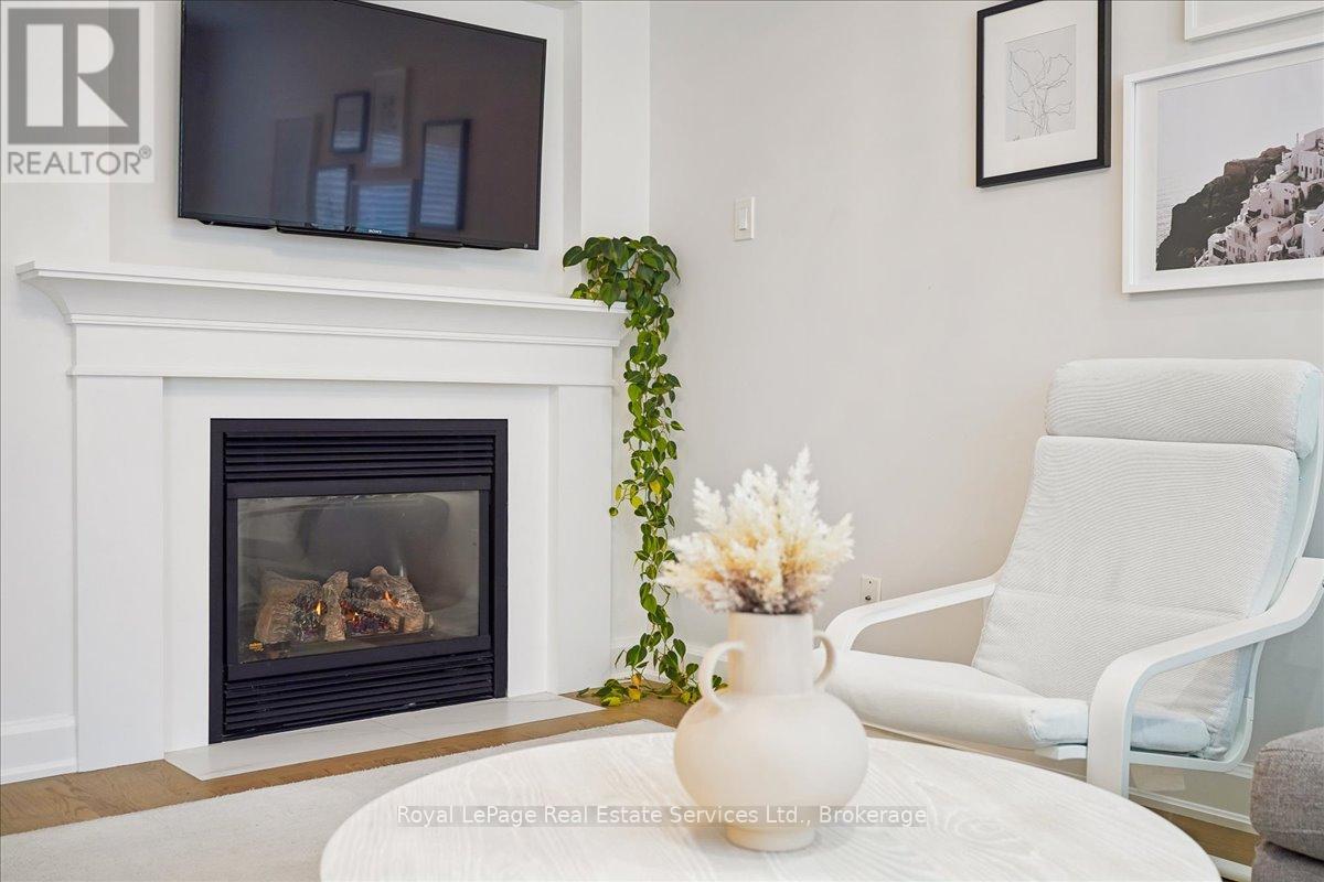 2347 Hollybrook Drive, Oakville, Ontario  L6M 4T6 - Photo 11 - W13094078