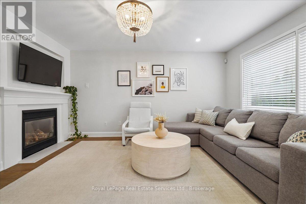 2347 Hollybrook Drive, Oakville, Ontario  L6M 4T6 - Photo 12 - W13094078