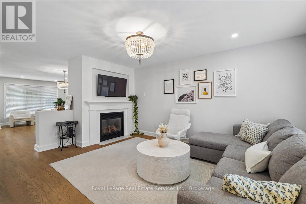2347 Hollybrook Drive, Oakville, Ontario  L6M 4T6 - Photo 13 - W13094078