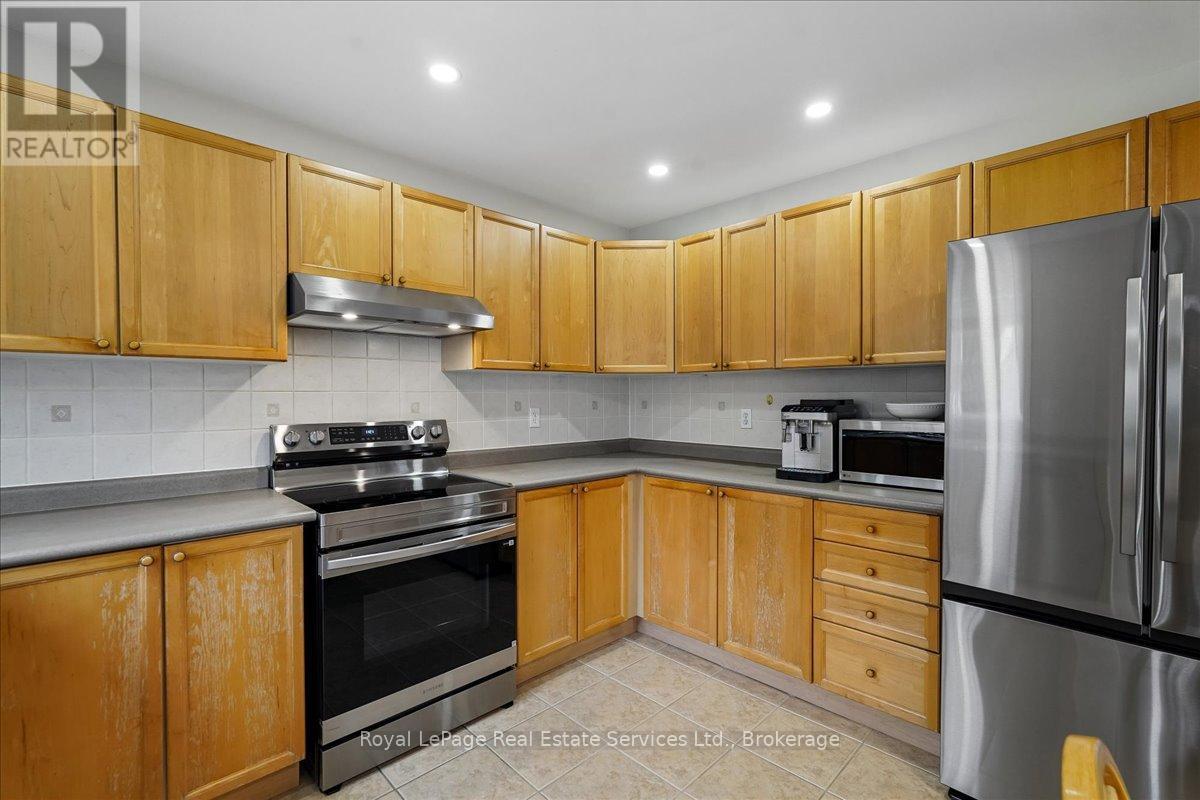 2347 Hollybrook Drive, Oakville, Ontario  L6M 4T6 - Photo 17 - W13094078
