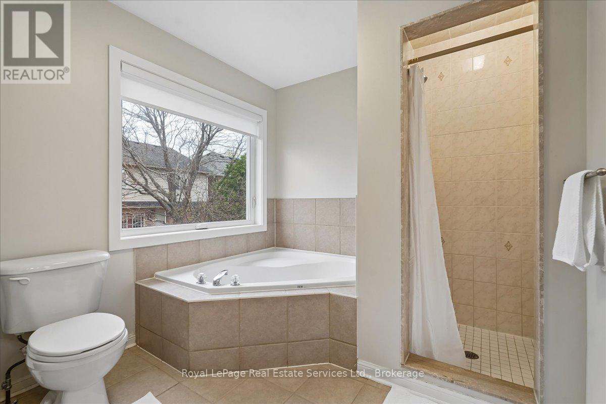 2347 Hollybrook Drive, Oakville, Ontario  L6M 4T6 - Photo 27 - W13094078