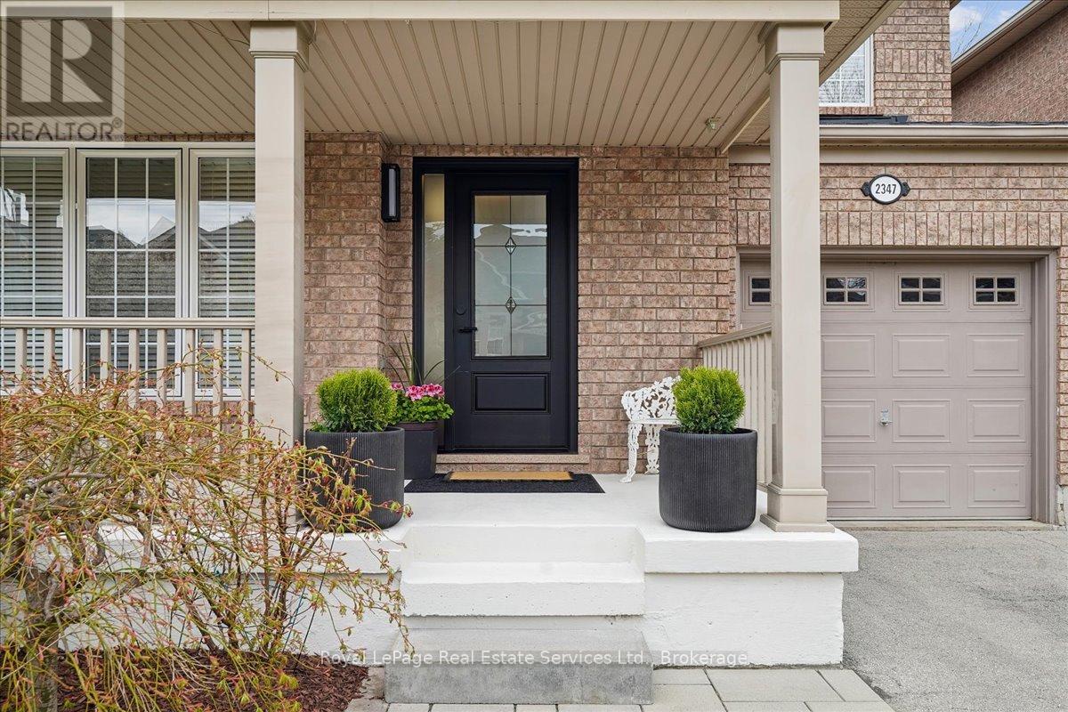 2347 Hollybrook Drive, Oakville, Ontario  L6M 4T6 - Photo 3 - W13094078