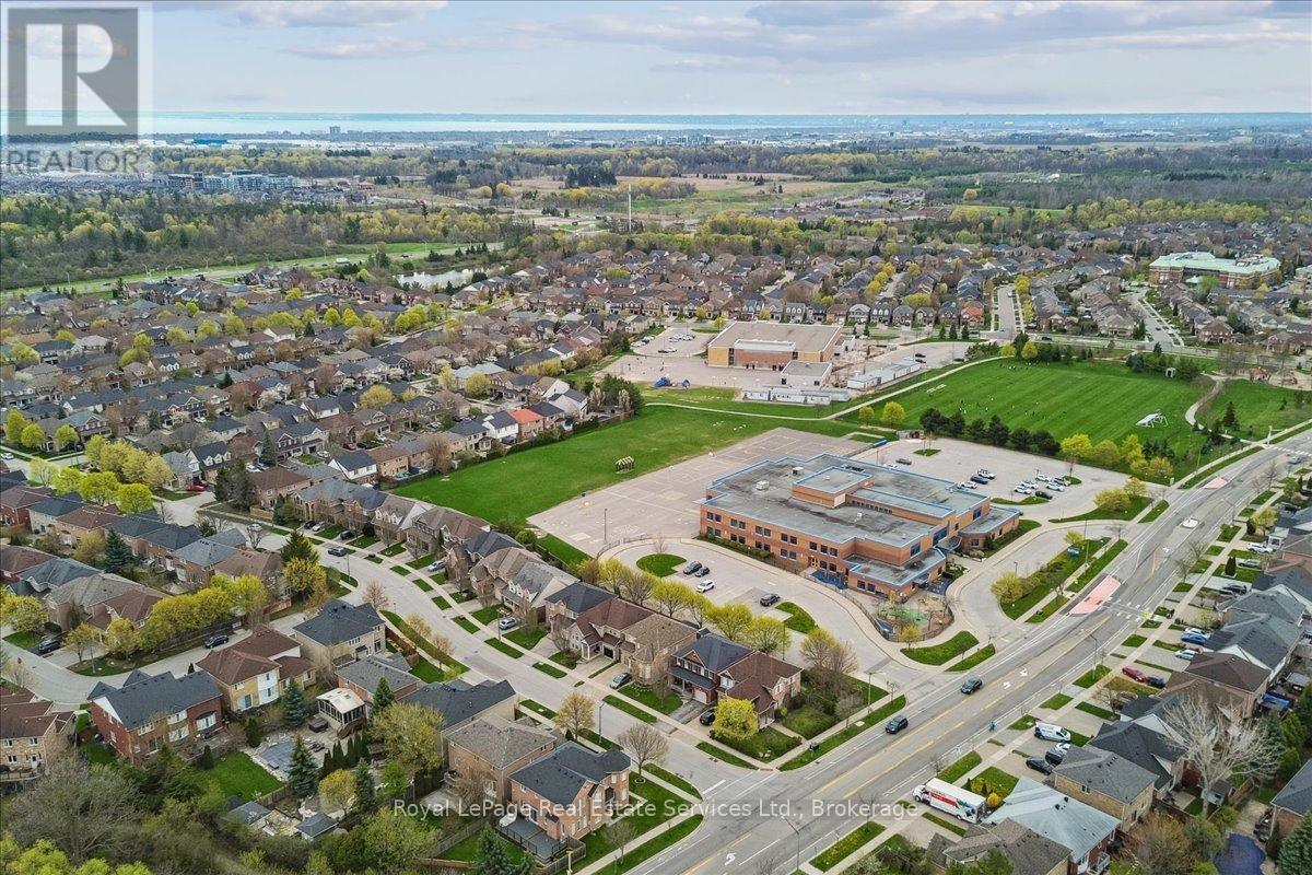 2347 Hollybrook Drive, Oakville, Ontario  L6M 4T6 - Photo 46 - W13094078