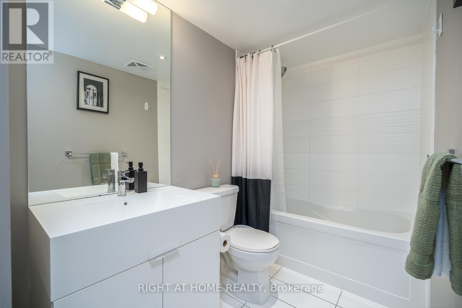 1508 - 10 Capreol Court, Toronto, Ontario  M5V 4B3 - Photo 15 - C13094030