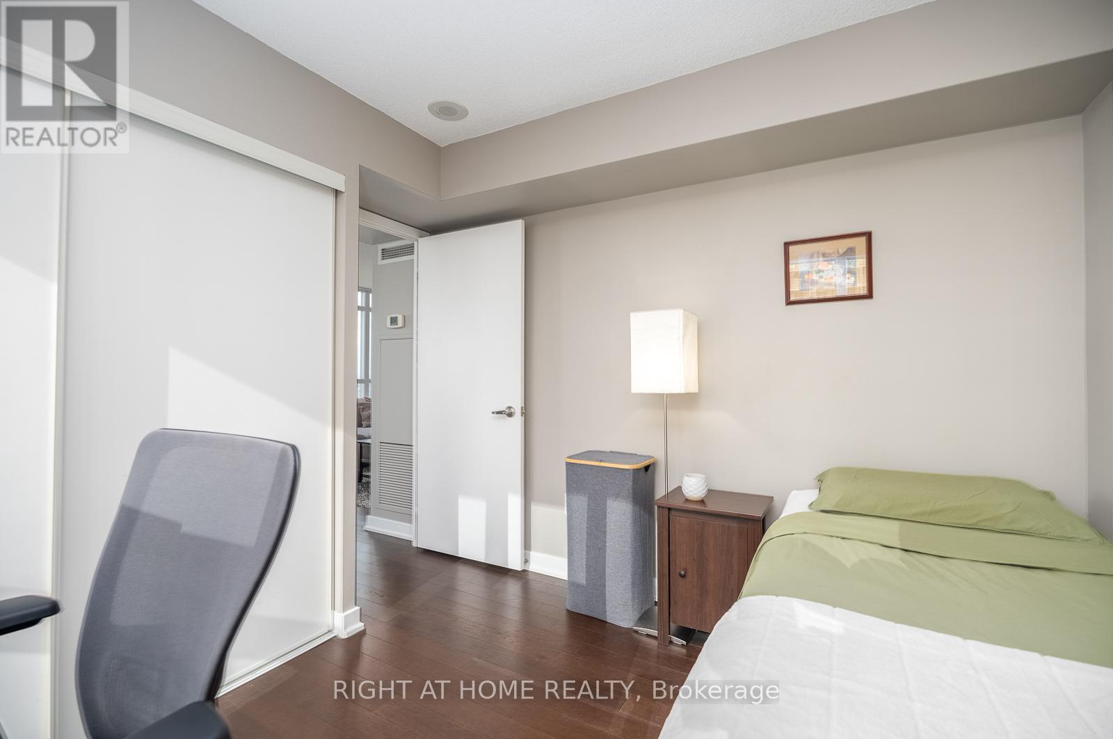1508 - 10 Capreol Court, Toronto, Ontario  M5V 4B3 - Photo 23 - C13094030