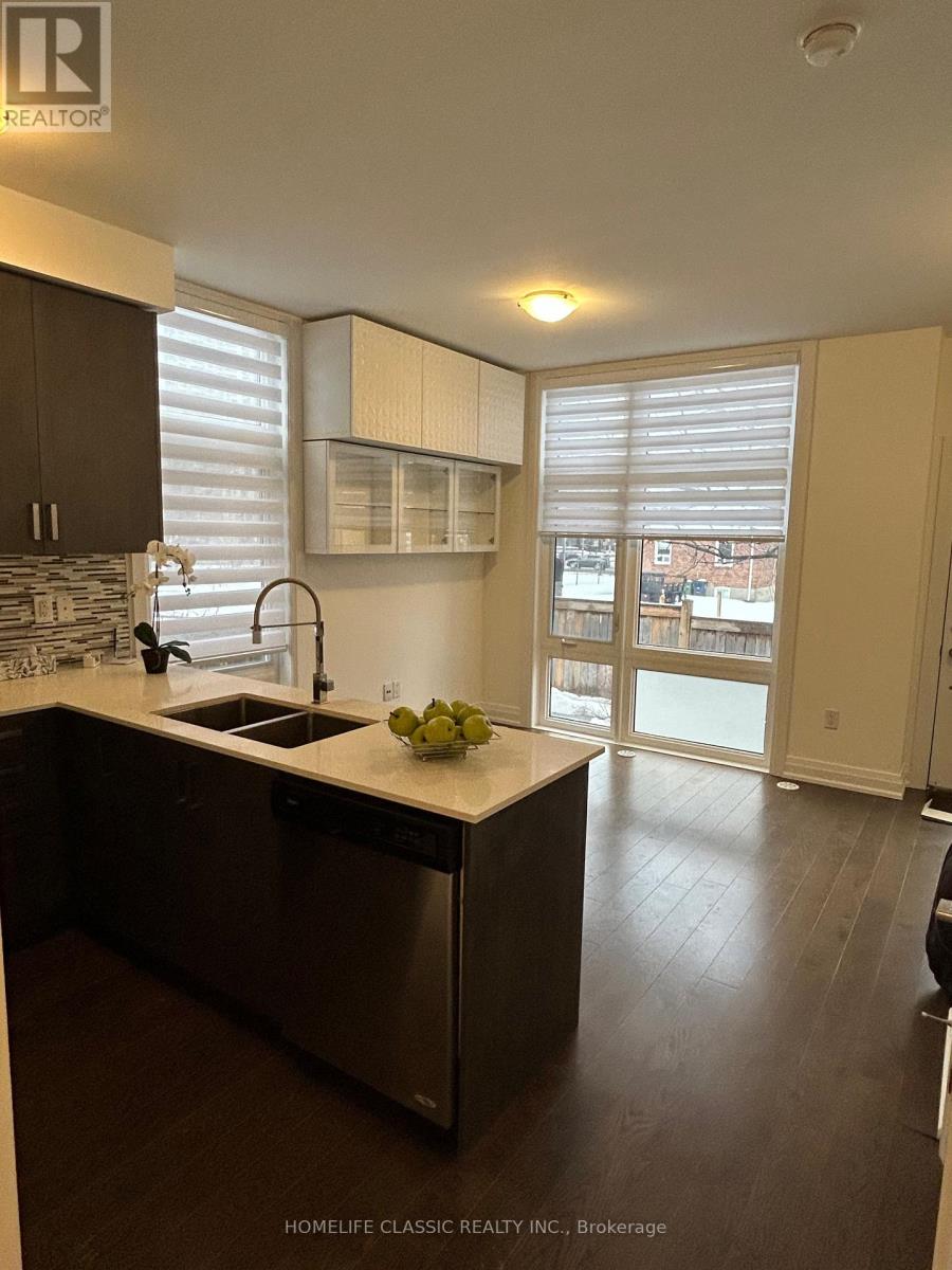 9 - 11 Eldora Avenue, Toronto, Ontario  M2M 0B5 - Photo 4 - C13094072