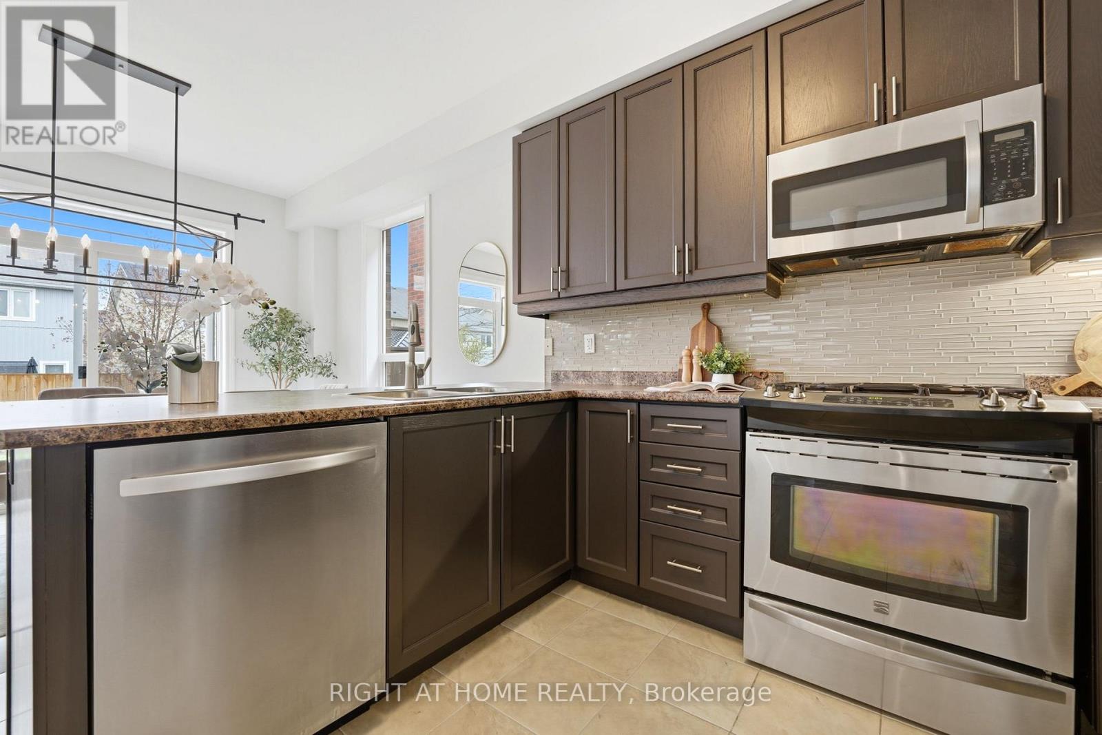 9 Shrewsbury Drive, Whitby, Ontario  L1M 0C9 - Photo 16 - E13094062
