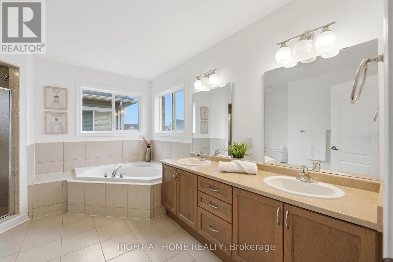 9 Shrewsbury Drive, Whitby, Ontario  L1M 0C9 - Photo 25 - E13094062
