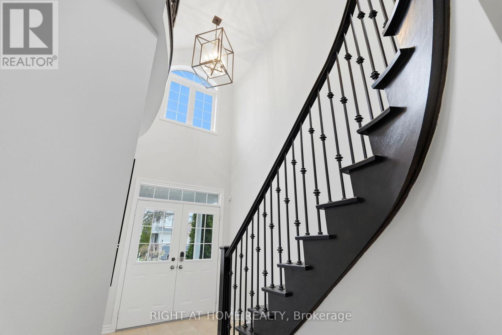 9 Shrewsbury Drive, Whitby, Ontario  L1M 0C9 - Photo 3 - E13094062