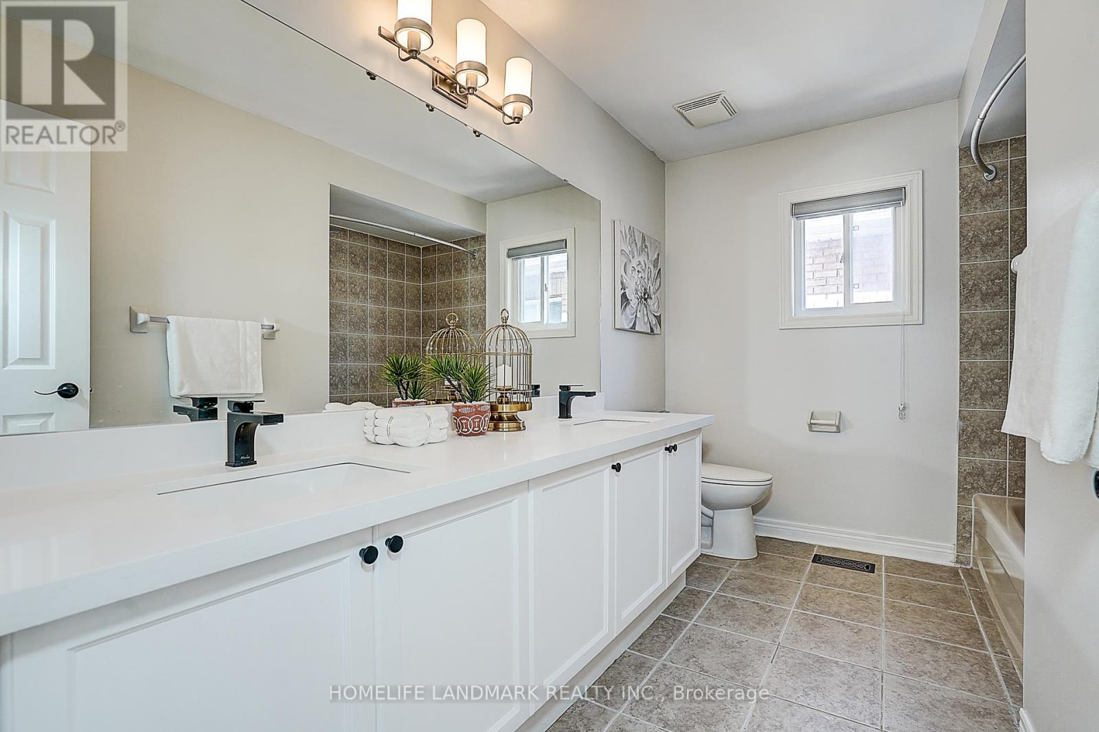 81 Helston Crescent, Whitby, Ontario  L1M 2K4 - Photo 37 - E13094066