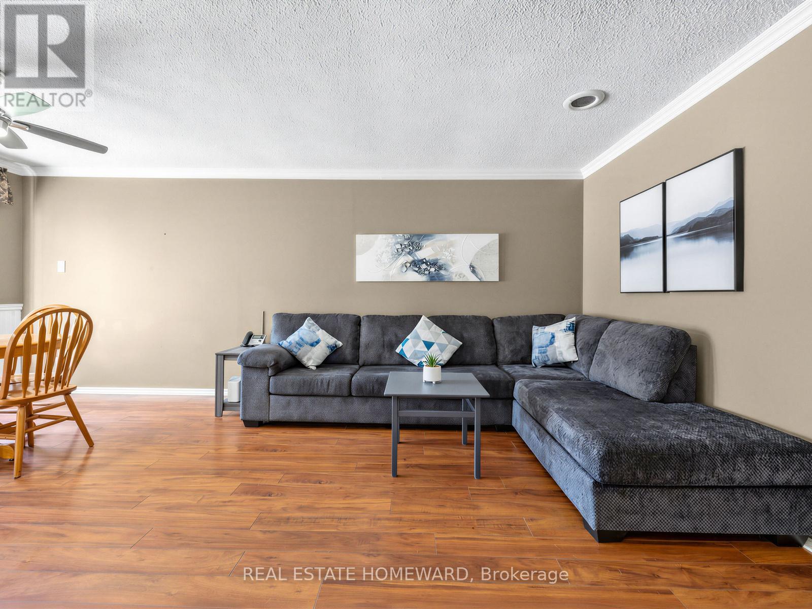 44 Westbourne Avenue, Toronto, Ontario  M1L 2Y4 - Photo 11 - E13094074