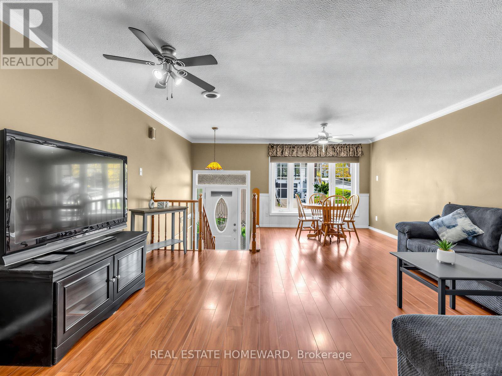 44 Westbourne Avenue, Toronto, Ontario  M1L 2Y4 - Photo 6 - E13094074