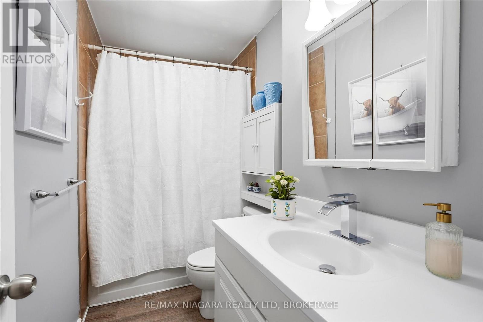 27 Wiley Street, St. Catharines, Ontario  L2R 4E6 - Photo 12 - X13094058