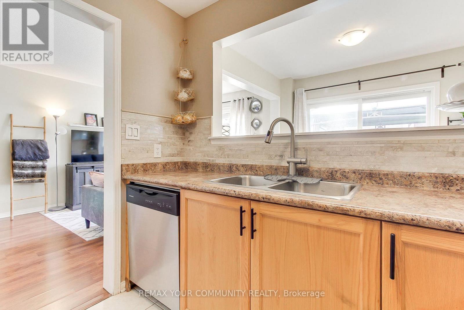 65 Liberty Crescent, Bradford West Gwillimbury, Ontario  L3Z 0P5 - Photo 13 - N13094064