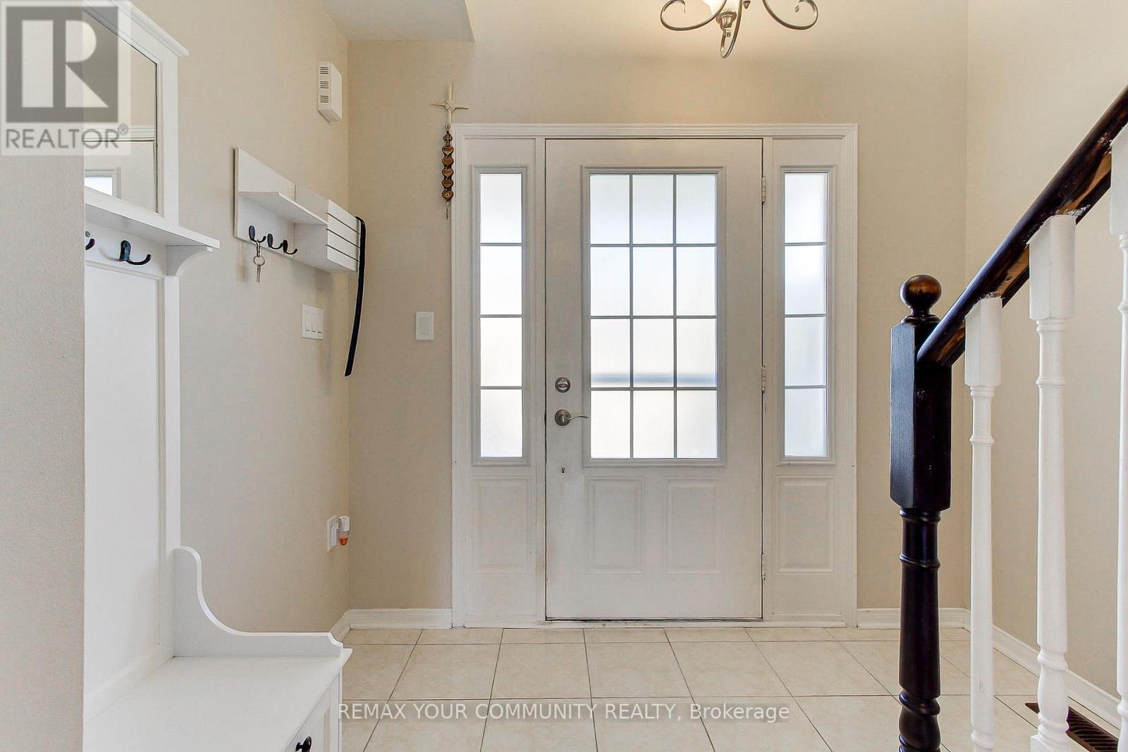 65 Liberty Crescent, Bradford West Gwillimbury, Ontario  L3Z 0P5 - Photo 4 - N13094064