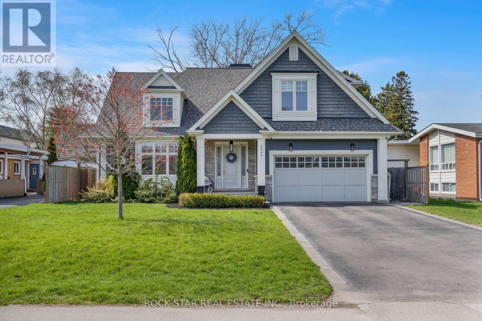 2443 APPLEWOOD DRIVE, Oakville, Ontario