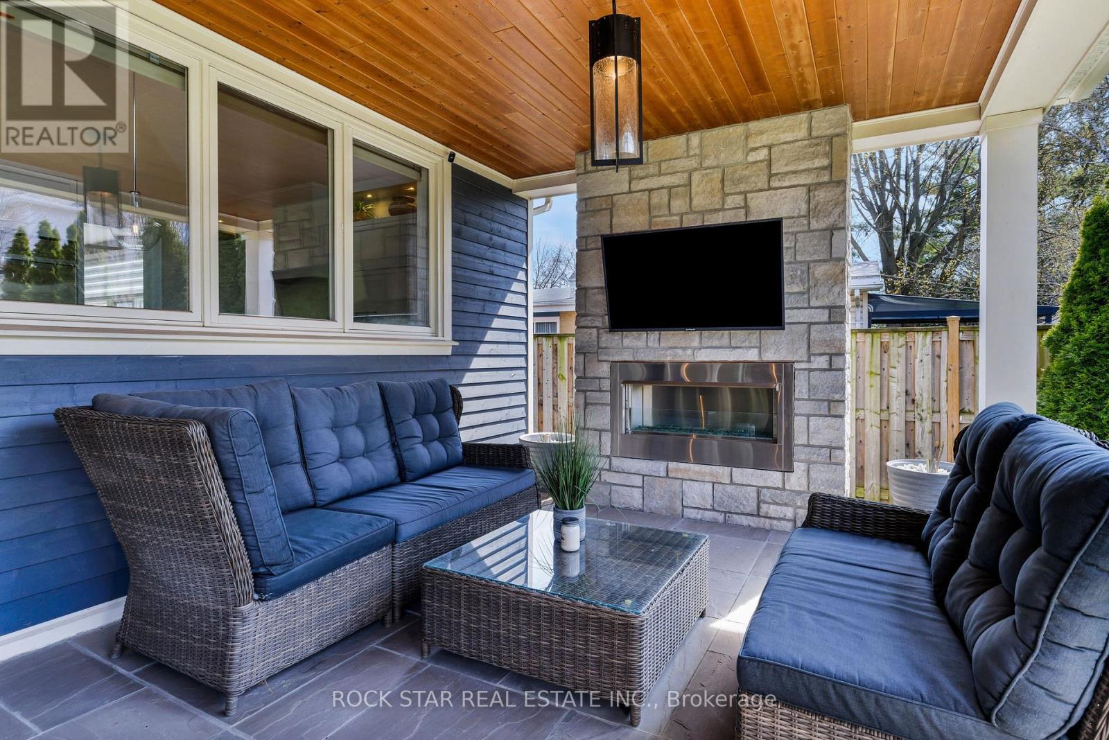 2443 Applewood Drive, Oakville, Ontario  L6L 1V7 - Photo 14 - W13094024